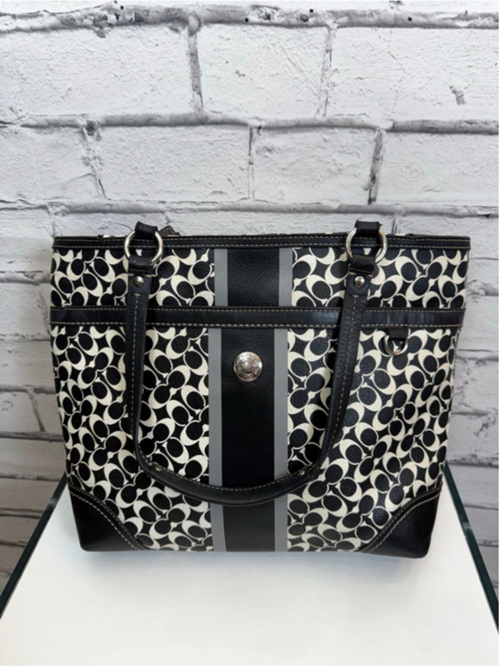 Women's Coach Chelsea Heritage Black and White Signature C Tote Bag - Picture 15 of 16
